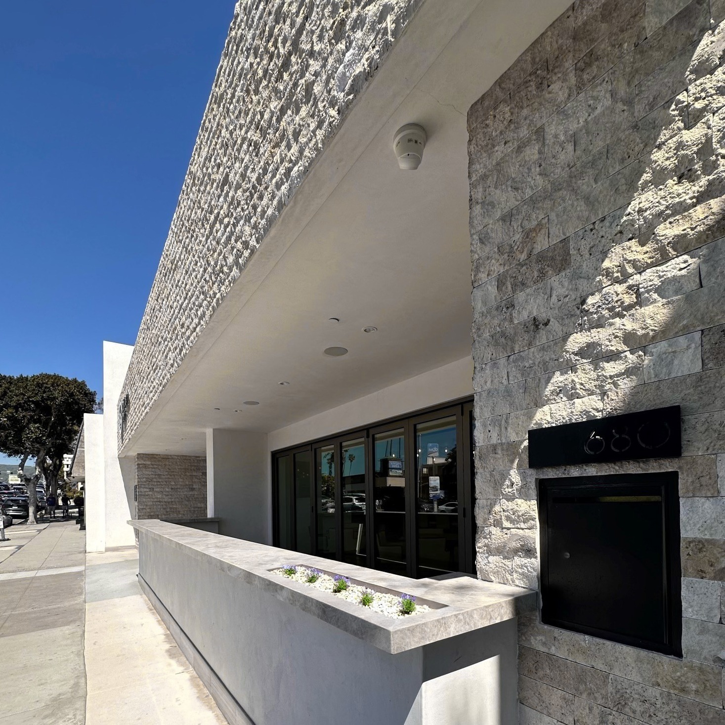 Ivory Premium Travertine 4XFree Length Veneer