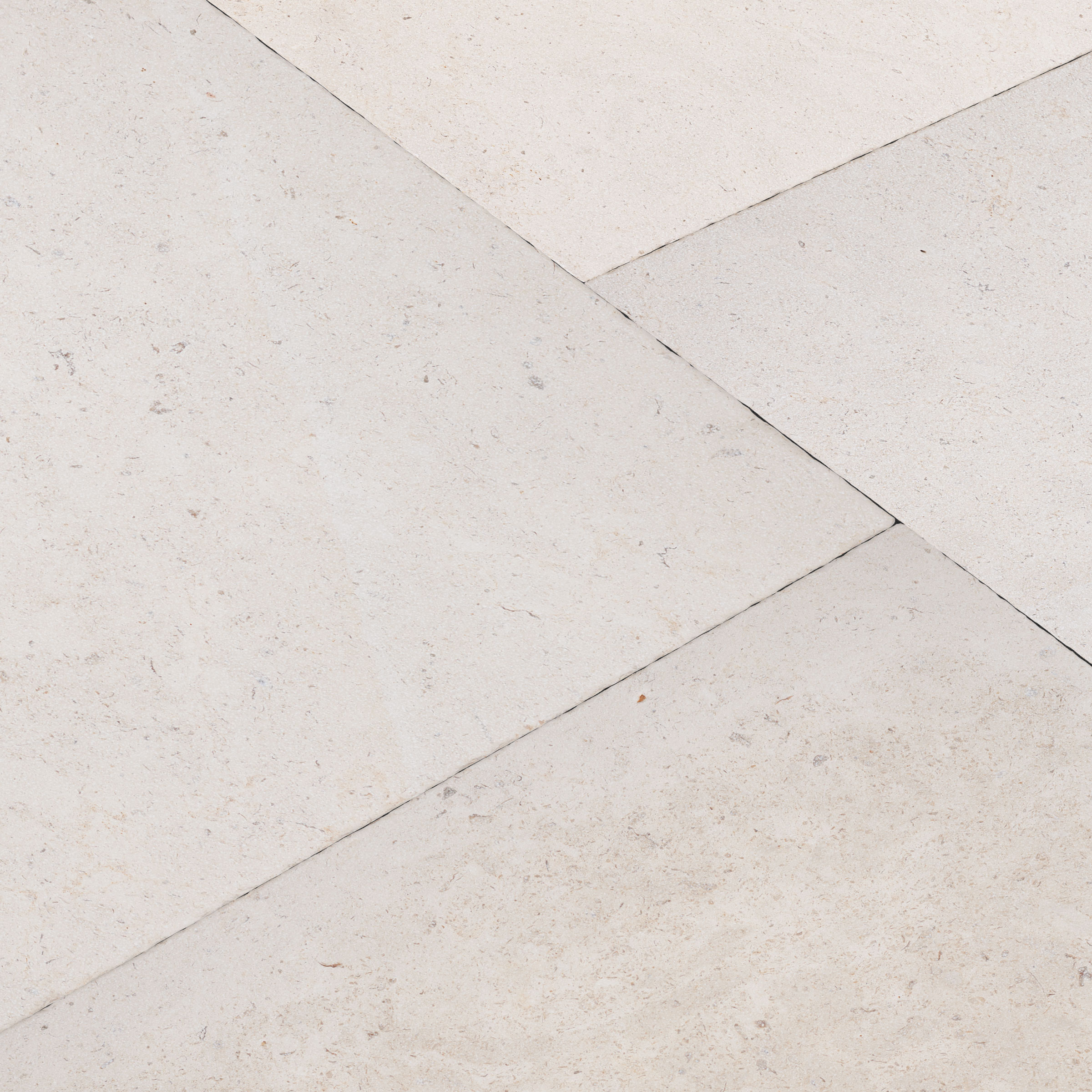 Lindoso Blend Limestone 16x24 Distressed