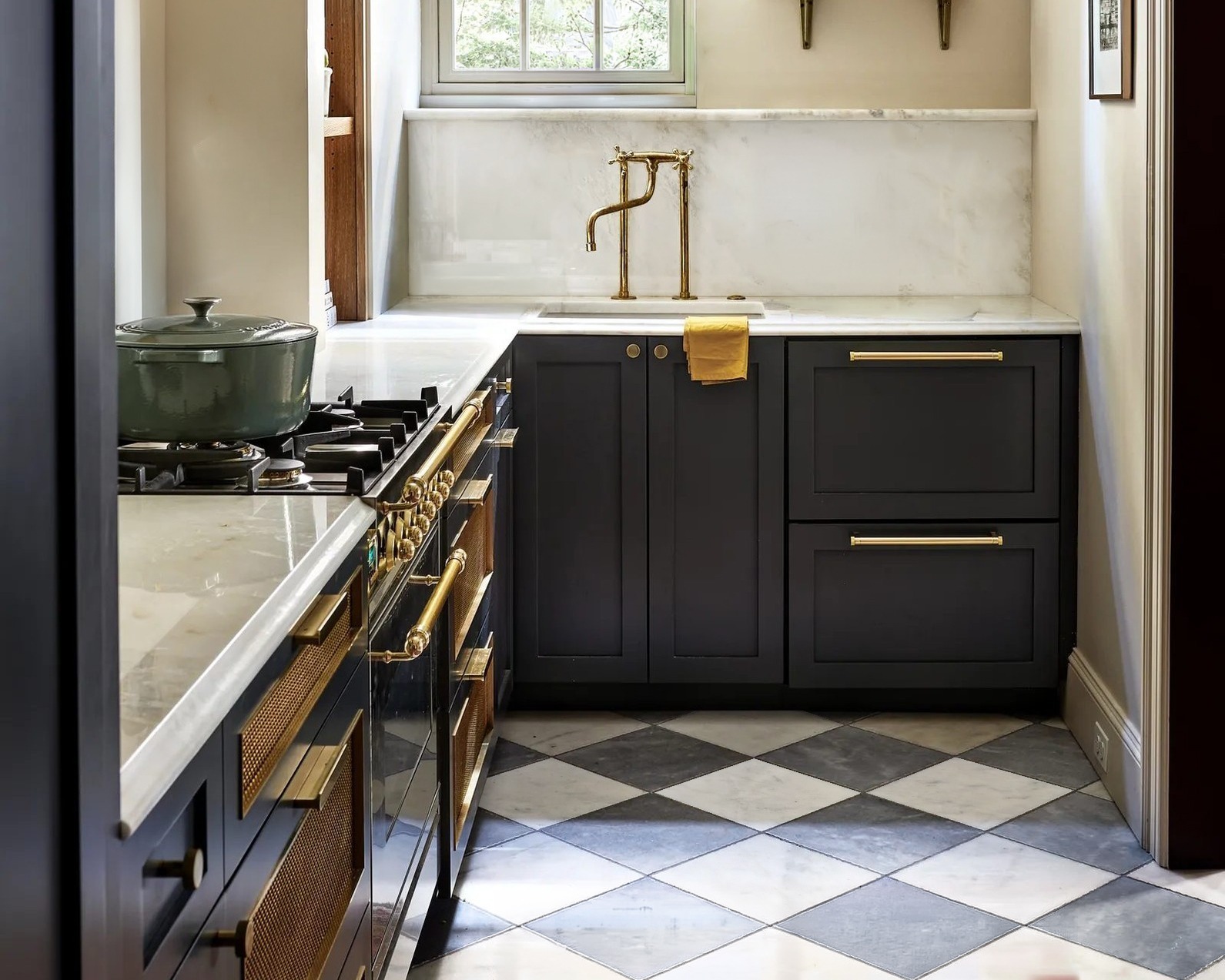 Oriental White & Bardiglio Imperiale